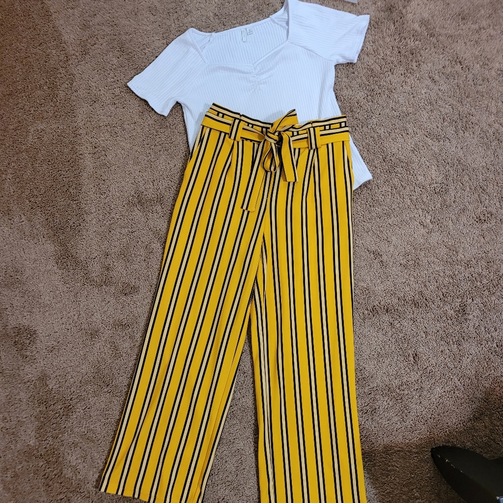 Cato's Paperbag Wide Leg Pants & Top Med
